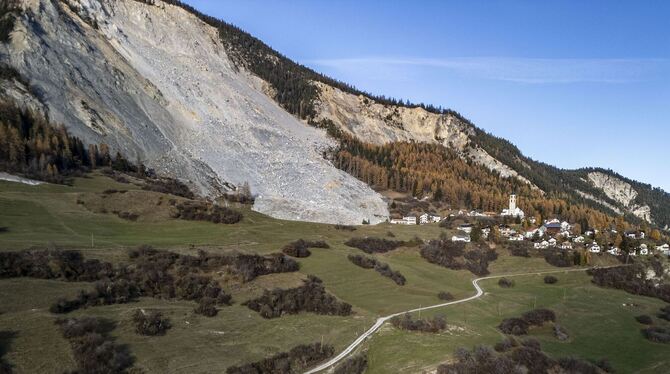 Brienz ist von einem neuen Schuttstrom bedroht Brienz ist von einem neuen Schuttstrom bedroht