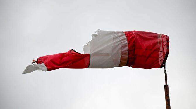 Sturmtief »Joshua« - Baden-Württemberg Sturmtief »Joshua« - Baden-Württemberg