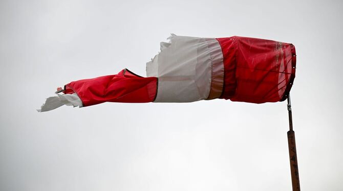 Sturmtief »Joshua« - Baden-Württemberg Sturmtief »Joshua« - Baden-Württemberg