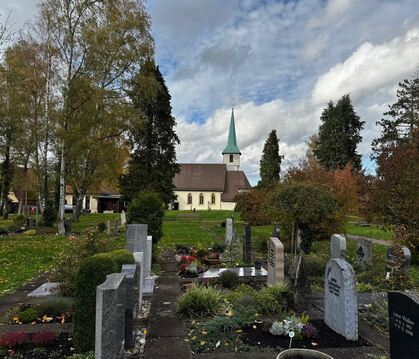 Der Kirchentellinsfurter Friedhof ist eine grüne Oase mitten im Ort. Jetzt soll er umgestaltet werden.