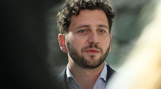 Felix Banaszak Felix Banaszak