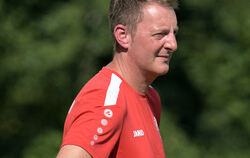 Freut sich über den Überraschungssieg gegen den FC Engstingen: Lichtensteins Trainer Andreas Zwickl.  FOTO: BAUR