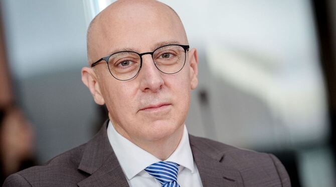 Sinan Selen Sinan Selen