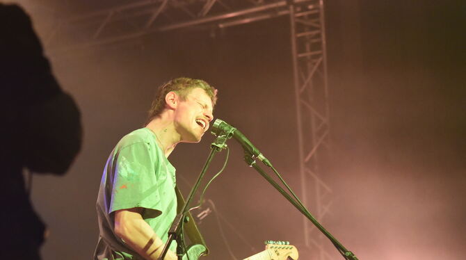 Jesper Munk im franz.K auf seiner »best of ... live & 10th anniversary of claim« Tour.