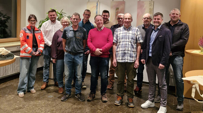 Die Gemeinde Hohenstein ehrte verdiente Blutspender. FOTO: SCHRADE Die Gemeinde Hohenstein ehrte verdiente Blutspender. FOTO: SCHRADE