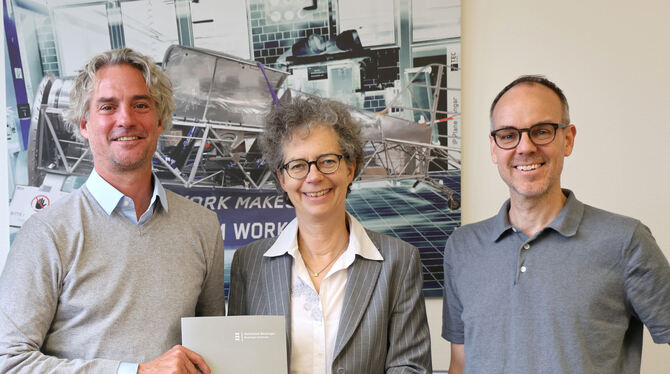 Unterzeichnung des Kooperationsvertrags zwischen dem Reutlinger HAP Grieshaber Gymnasium und der Hochschule Reutlingen: (von lin