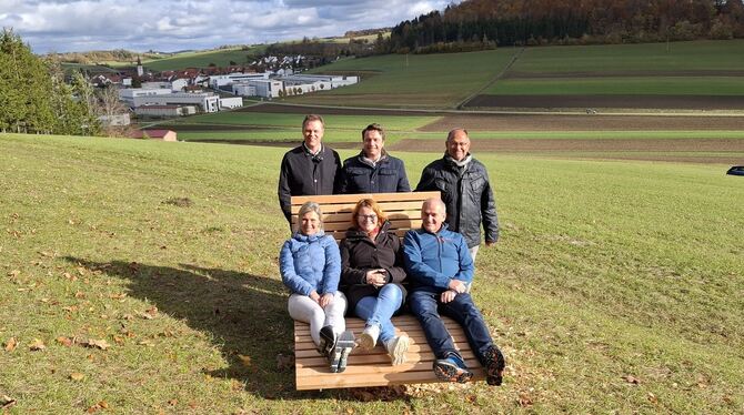 Am Ruchberg in Willmandingen kann man den Sonnenbühler Ortsteil sehen, in die andere Richtung schweift der Blick bis Salmendinge