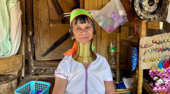 Langhalsfrauen - »Long Neck Karen« - im Norden Thailands Langhalsfrauen - »Long Neck Karen« - im Norden Thailands
