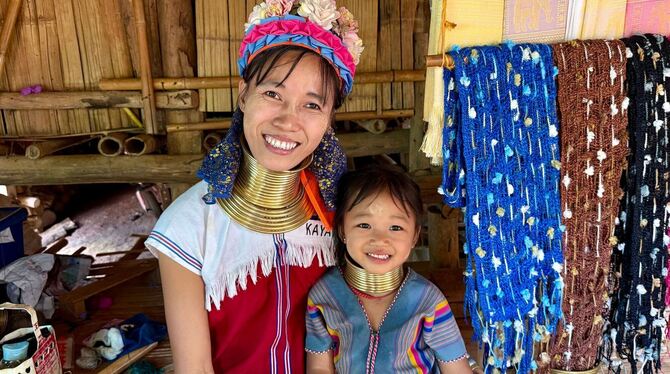Langhalsfrauen - »Long Neck Karen« - im Norden Thailands Langhalsfrauen - »Long Neck Karen« - im Norden Thailands