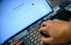 Ein heißer Flirt am Rechner soll künftig auch mit ChatGPT möglich sein.