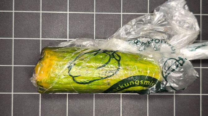 Alte Gurke statt Goldmünze für mehr als 3.000 Euro bekommen