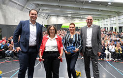 Michael Schmidt (von links), Nadine Carle, GEA-Redakteurin Cordula Fischer und Gerrit Elser beim GEA-Podium.