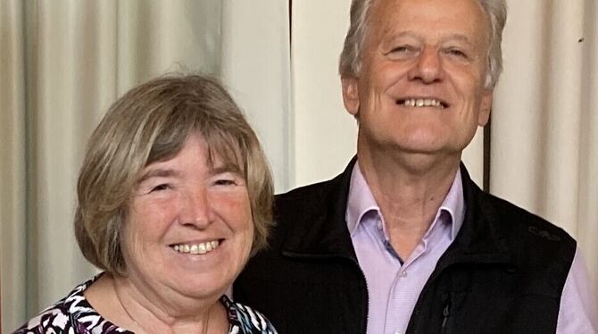 Das Pfullinger Ehepaar Ursula und Michael Halter wird mit der Martinus-Medaille ausgezeichnet. FOTO: PRIVAT Das Pfullinger Ehepaar Ursula und Michael Halter wird mit der Martinus-Medaille ausgezeichnet. FOTO: PRIVAT