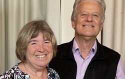 Das Pfullinger Ehepaar Ursula und Michael Halter wird mit der Martinus-Medaille ausgezeichnet.  FOTO: PRIVAT