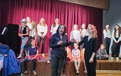 Die Gründerin des Mössinger Kinderchores der Jugendmusikschule Steinlach (JMS), Gabriele Grieshaber-Haupt, gab mit ihren Chorist