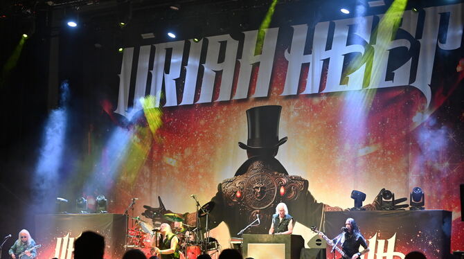 Uriah Heep Bühnenbild der Abschiedstournee in der Liederhalle.