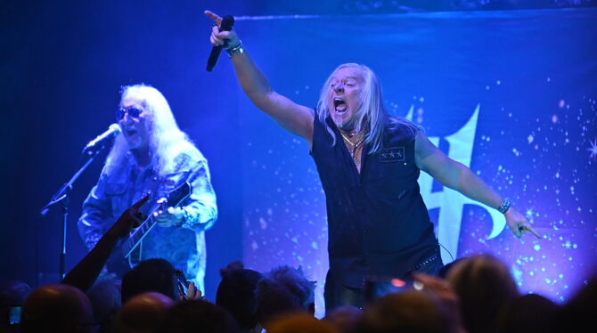 Uriah Heep Mike Box und Bernie Shaw Die Frontmänner Mike Box und Sänger Bernie Shaw geben Vollgas.