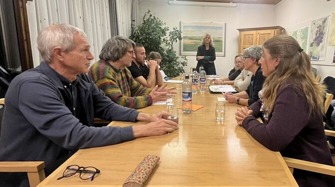 Ungewöhnlicher Anblick: Am Mittwochabend saßen Mitglieder der BI Windkraft mit am Tisch des Bronnweiler Bezirksgemeinderats.