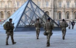 Nach Raubüberfall auf Louvre in Paris