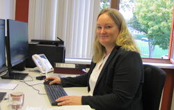 An ihrem neuen Arbeitsplatz: Ina Selle, die neue Schulleiterin der Gustav-Werner-Gemeinschaftsschule in Walddorfhäslach.