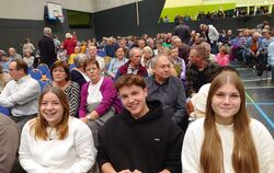 Von Politikverdrossenheit keine Spur: die Erstwähler Lara Müller,  Max Frisch und Lisa-Katrin Schäfer.