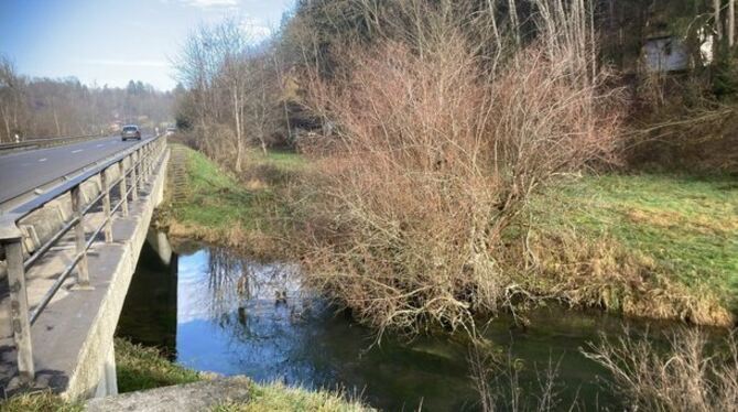 Zahlreiche Brücken in Baden-Württemberg - wie hier die Brücke über die Lauchert bei Gammertingen - sollen saniert werden.