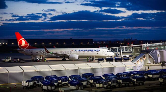 Flughafen Hannover - Ankunft Afghanen mit Aufnahmezusage