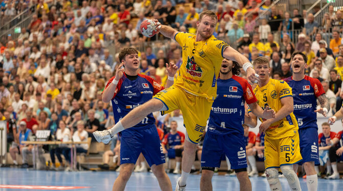 2. Bundesliga, 2024/2025, 2024/25, 2025, 25, 33. Spieltag, Ballsport, DHB, HBW Balingen Weilstetten, HSG Konstanz, HVW, Halle, H Steht seit 2018 in Diensten der HSG Konstanz: Der Betzinger Michel Stotz (mit Ball).