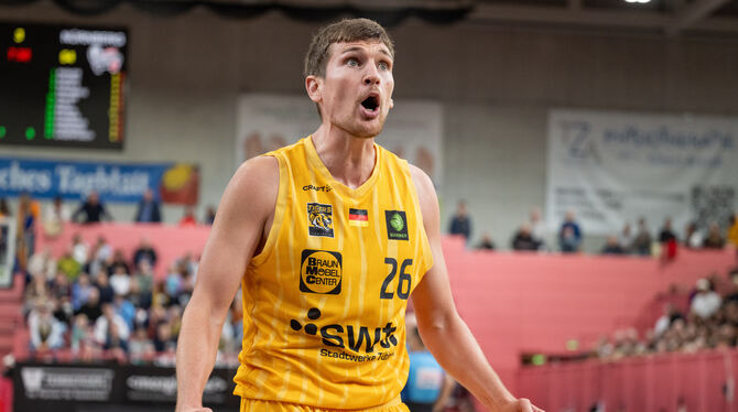 Zuletzt krank, jetzt wieder im MannschaftsTrainingder Tübinger: Tigers-Kapitän Till Jönke. FOTO: FRANK/EIBNER Zuletzt krank, jetzt wieder im MannschaftsTrainingder Tübinger: Tigers-Kapitän Till Jönke. FOTO: FRANK/EIBNER