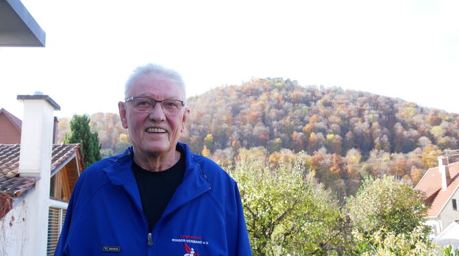 Werner Bergmann aus Bad Urach hat 150 Mal Blut gespendet. Wenn er vom Wohnzimmer auf seine Terrasse geht, kann er zum Hohenurach