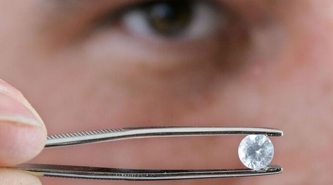 Über den Tod hinaus – Wenn Asche zum Gedenkdiamanten wird