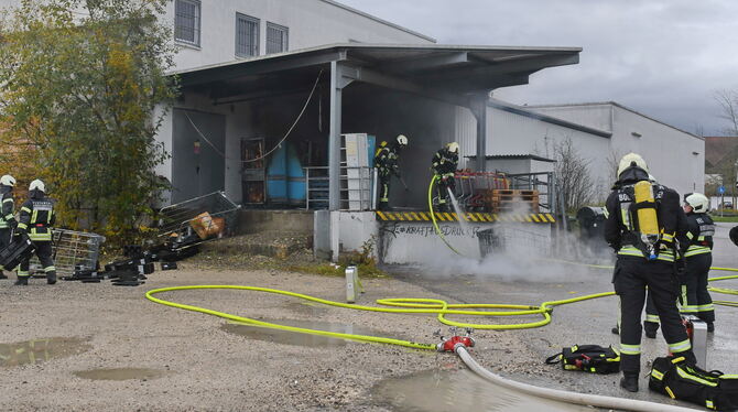 Brand Supermarkt Auf der Laderampe des Rewe-Supermarktes in Bodelshausen war ein Feuer ausgebrochen