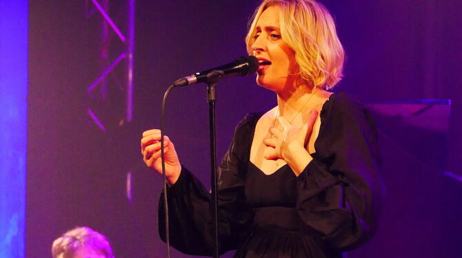 Louisa Lyne & di Yiddishe Kapelye Leonard Cohen franz. K Louisa Lyne singt Leonard Cohen im franz.K.