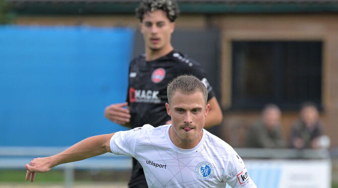 Fussball, Maenner, Saison 2024/25, VL, Verbandsliga, Wuerttemberg, wfv Kevin Haußmann belohnt sich mit einem Tor für eine Top-Leistung.