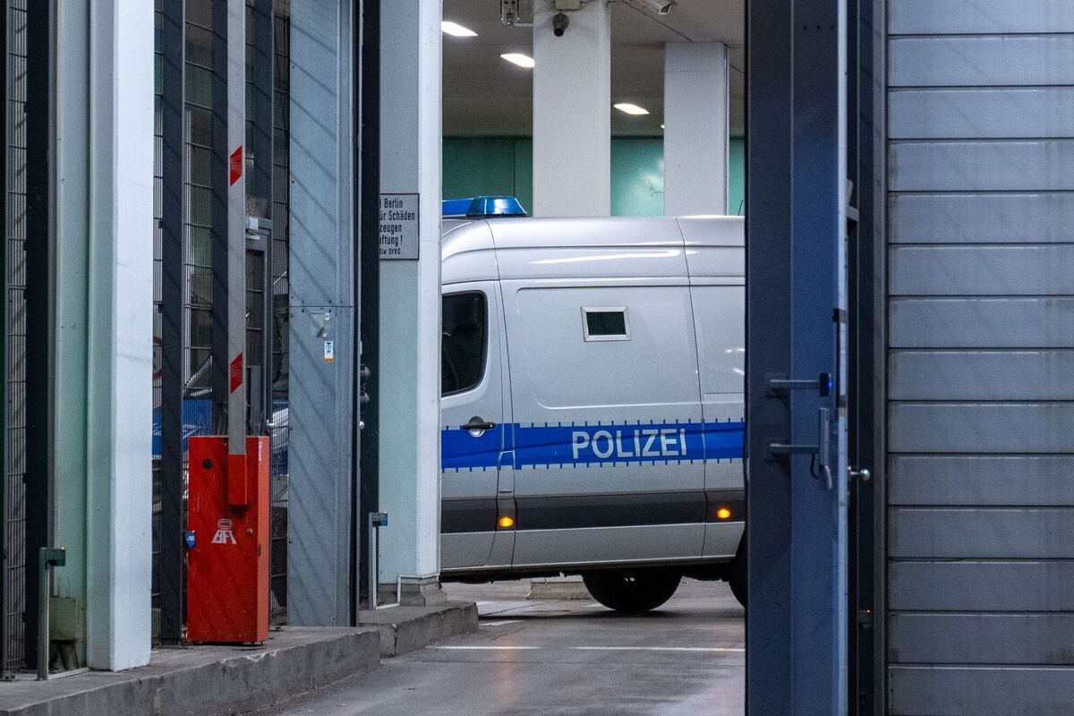 Anschlag geplant? 22-jähriger Syrer in Berlin festgenommen Anschlag geplant? 22-jähriger Syrer in Berlin festgenommen