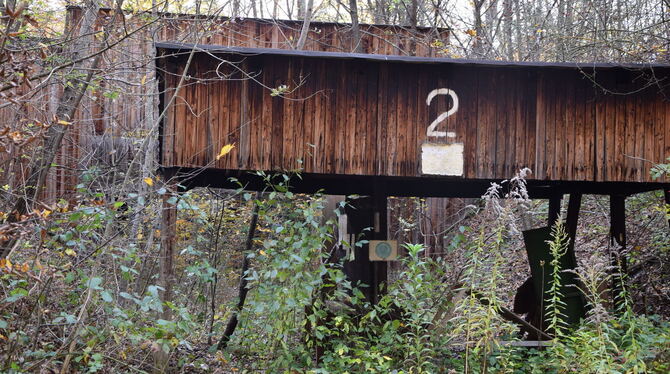 Schießbahnen Zum Munitionslager Schindhau gehören auch verschiedene Schießbahnen, die noch vor wenigen Jahren von der Polizei zu Übungszwecke