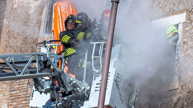 Mittelalterlicher Turm in Rom stürzt ein
