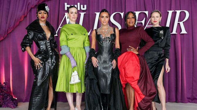 Serie »All's Fair«