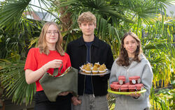 Hoffen einmal mehr auf reges Publikumsinteresse bei ihrem nunmehr zehnten gemeinnützigen Herbstbasar (von links): Jule und Kalle