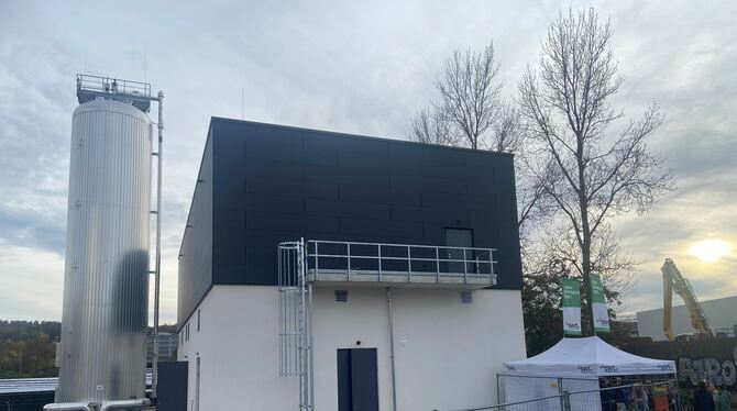 Optisch macht sie nicht viel her, aber in der Technikhalle des Solarthermie-Parks Au werden rund sechs Millionen Kilowattstunden