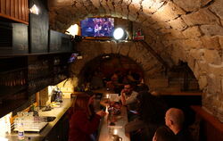 Geselliges Beisammensein im Jazzclub in der Mitte. Das erste »Culture, Chill & Chat«-Event war ein voller Erfolg.