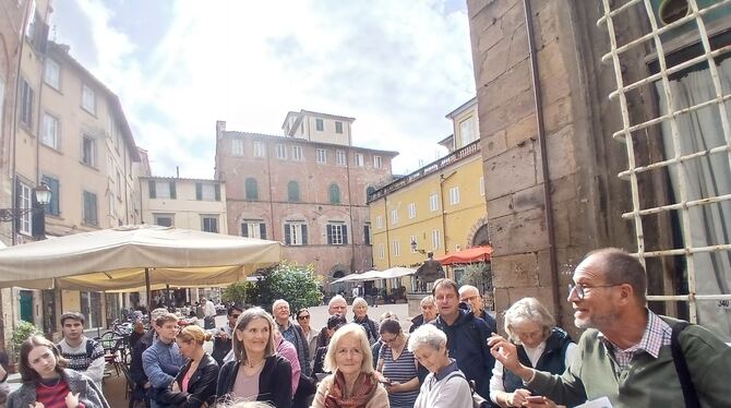 Stadtbesichtigung in Lucca mit Thomas Becker als kundigem Reiseleiter.