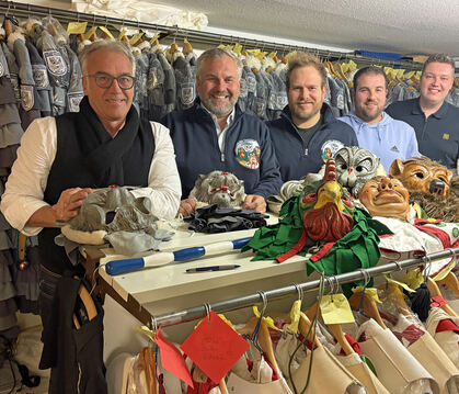 Generationswechsel an der Spitze der Narrenzunft »Rälle« Zwiefalten: Tony Winter und Jochen Fundel hören als Zunftmeister auf,