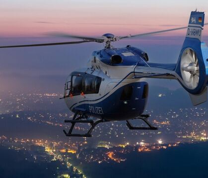 Der Polizeihubschrauber war beim Einsatz zwischen Reutlingen und Tübingen aufgestiegen, um die ausgerissene Kuh in der Dämmerung