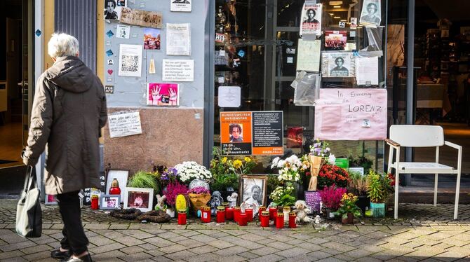 Trauer in Oldenburg um getöteten Lorenz Trauer in Oldenburg um getöteten Lorenz