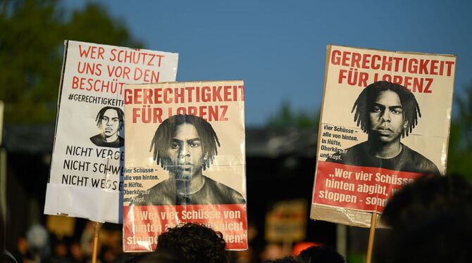 Demo nach Polizeischüssen in Oldenburg Demo nach Polizeischüssen in Oldenburg