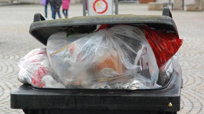 Restmüll, Abholung, Entsorgung, Reutlingen, Metzingen Vor allem die Entsorgung des Restmülls wird teurer.