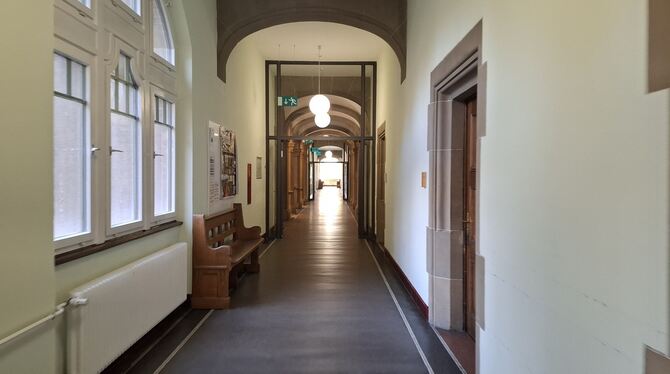 Verstörende Bilder im Missbrauchsprozess um eine psychisch Kranke und ihren Theraeuten am Landgericht Tübingen.