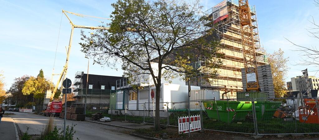 Die Baustelle des Diakonischen Zentrums Christuskirche Reutlingen zeigt, wie heftig gearbeitet wird. Der Termin für die Wiederei
