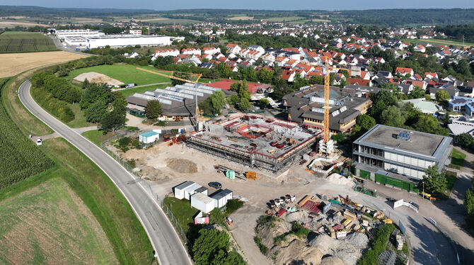Noch läuft auf der Baustelle auf dem Höhnisch alles nach Plan. Doch es zeichnet sich Ärger mit einem der Gewerke ab.